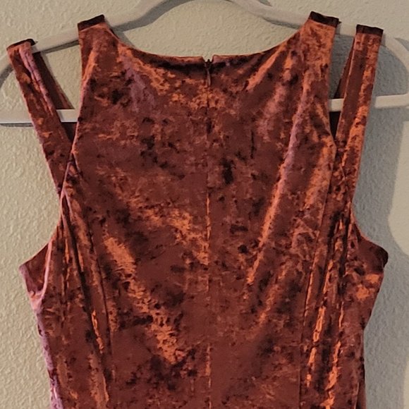 Maggie London WOMENS Crushed Velvet Dark Brick Mid Length DRESS - Picture 4 of 6